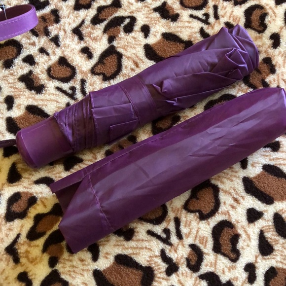 Purple Tote w/polka dot scarf and accessories - Picture 3 of 7